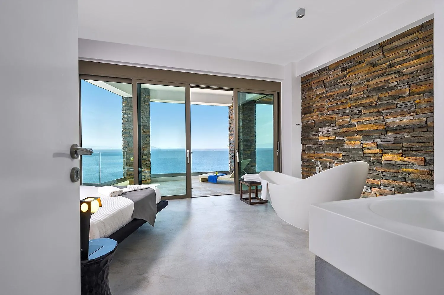 Luxury Seafront Design Villa Akrotiri Tersanas