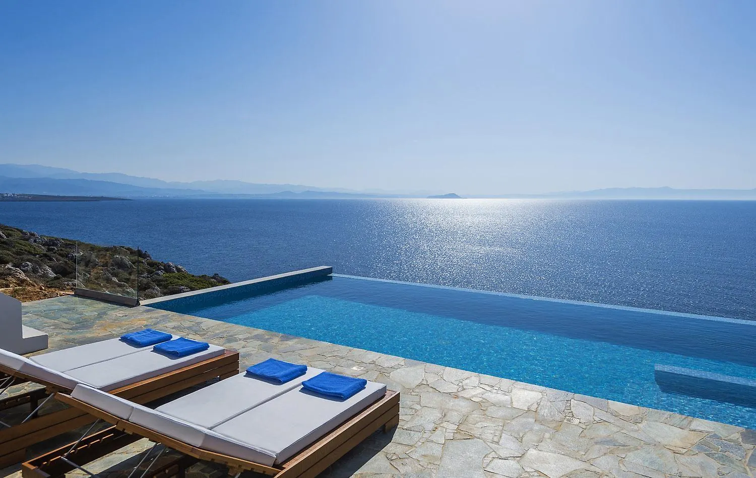 Luxury Seafront Design Villa Akrotiri Tersanas