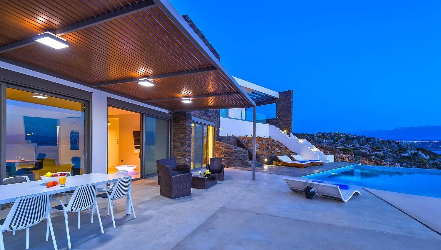 Luxury Seafront Design Villa Akrotiri Tersanas