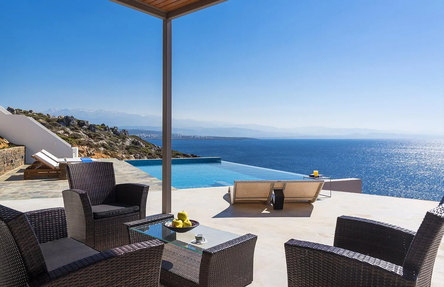 Luxury Seafront Design Villa Akrotiri Tersanas