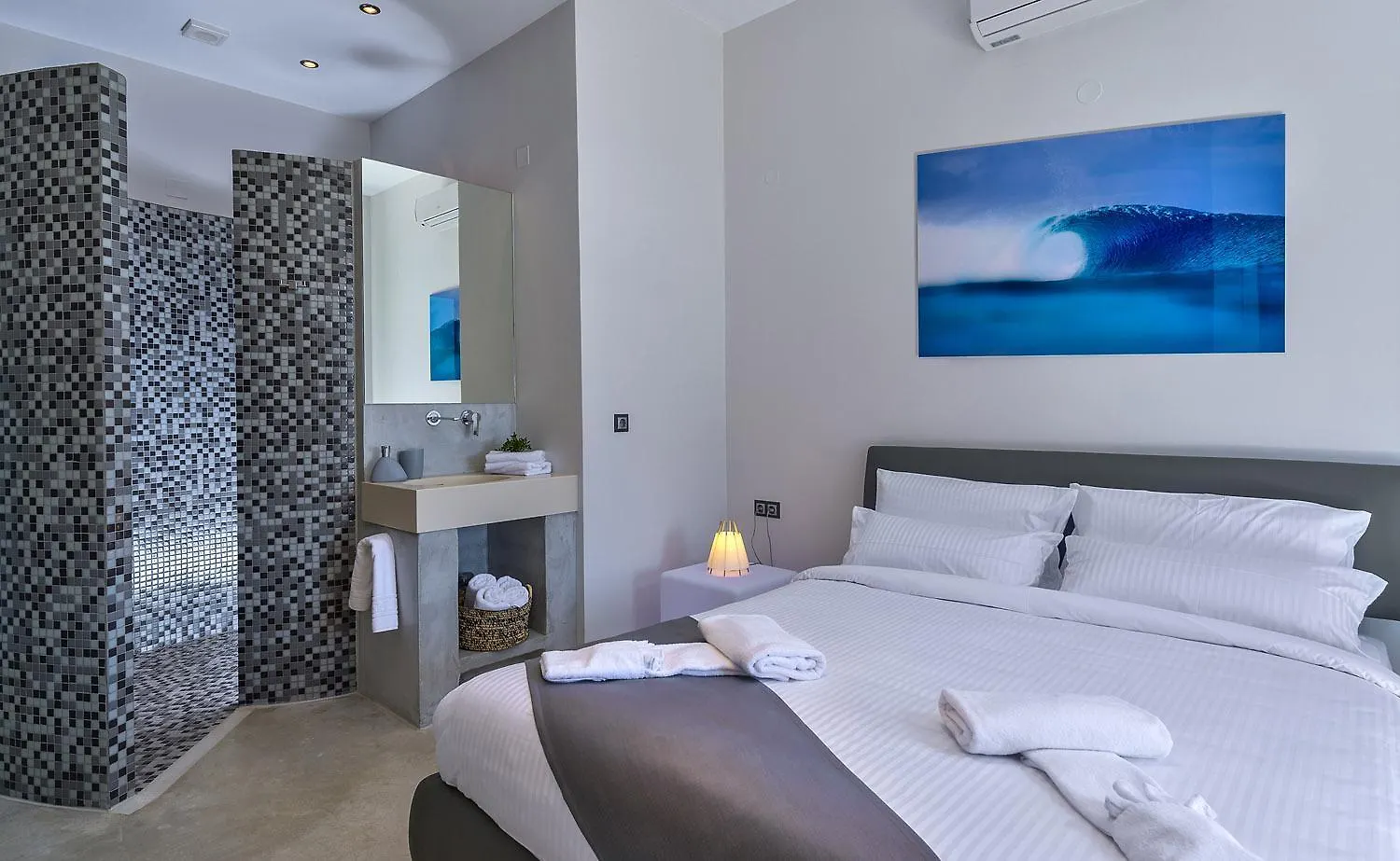 Luxury Seafront Design Villa Akrotiri Tersanas