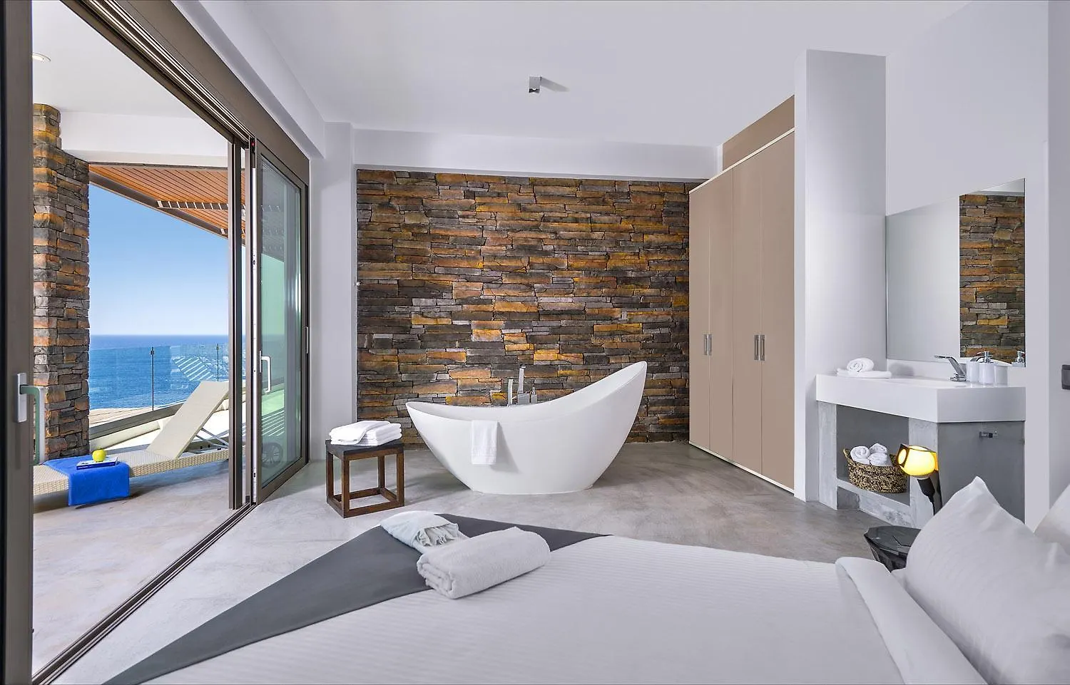 Luxury Seafront Design Villa Akrotiri Tersanas